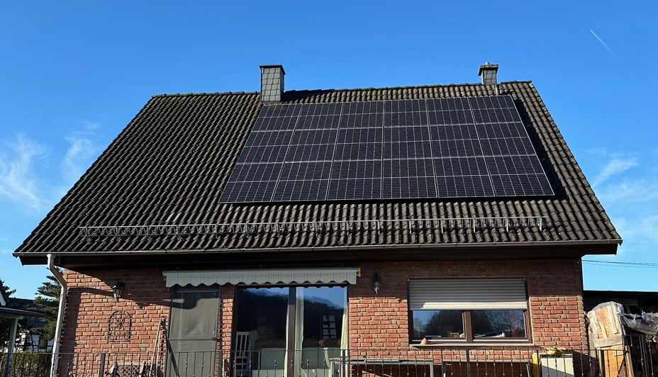 Einfamilienhaus in Leverkusen mit Photvoltaik auf dem Dach